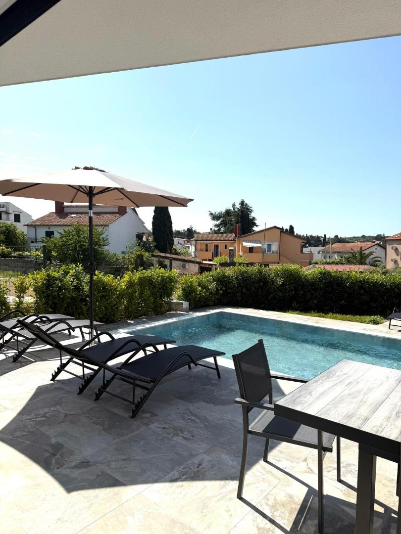 New Villa, Bild 3